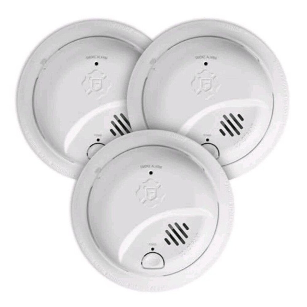 First Alert Smoke Alarm Wired Quick Connect Plug Lot Of Three NEW